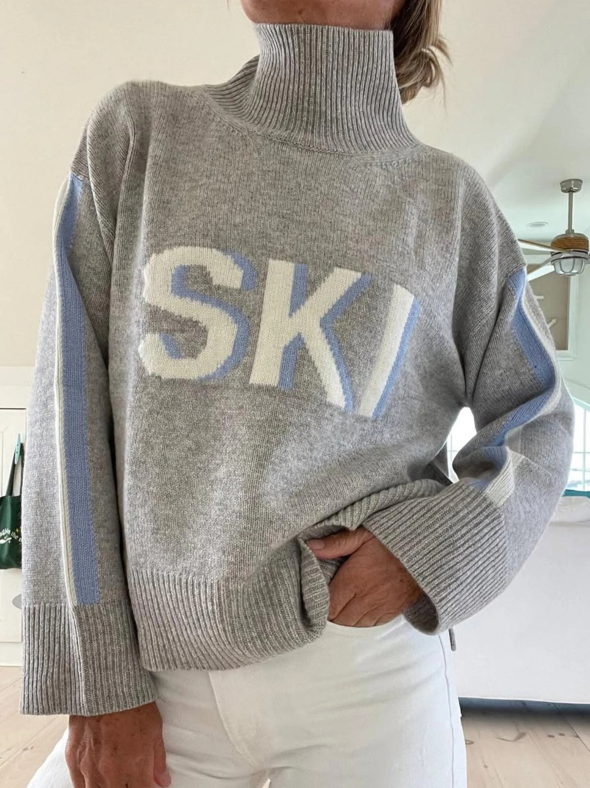 Vera – Retro Ski Turtleneck Sweater