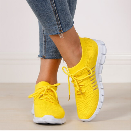 Yolanda – Lightweight Lace-Up Orthopedic Sneakers
