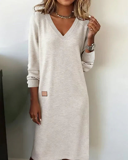 Nita – Cozy V-Neck Sweater Midi Dress