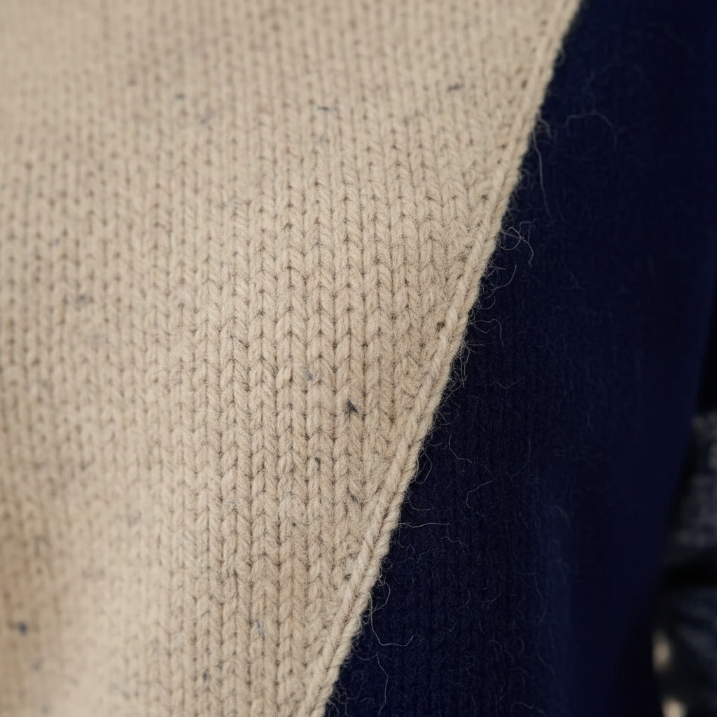 Leslie – Colour-block Turtleneck Knit Sweater