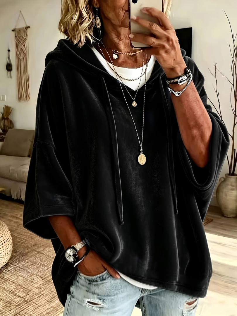 Sylvia – Oversized Velvet-Look Hooded Pullover