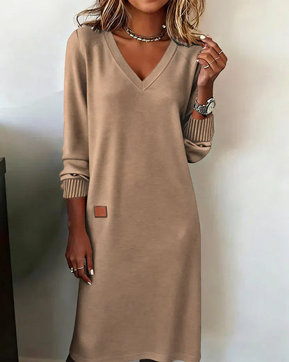 Nita – Cozy V-Neck Sweater Midi Dress