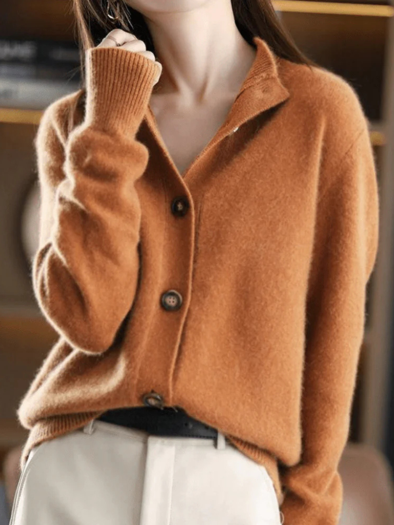 Jacqueline – Button-Front Knit Cardigan
