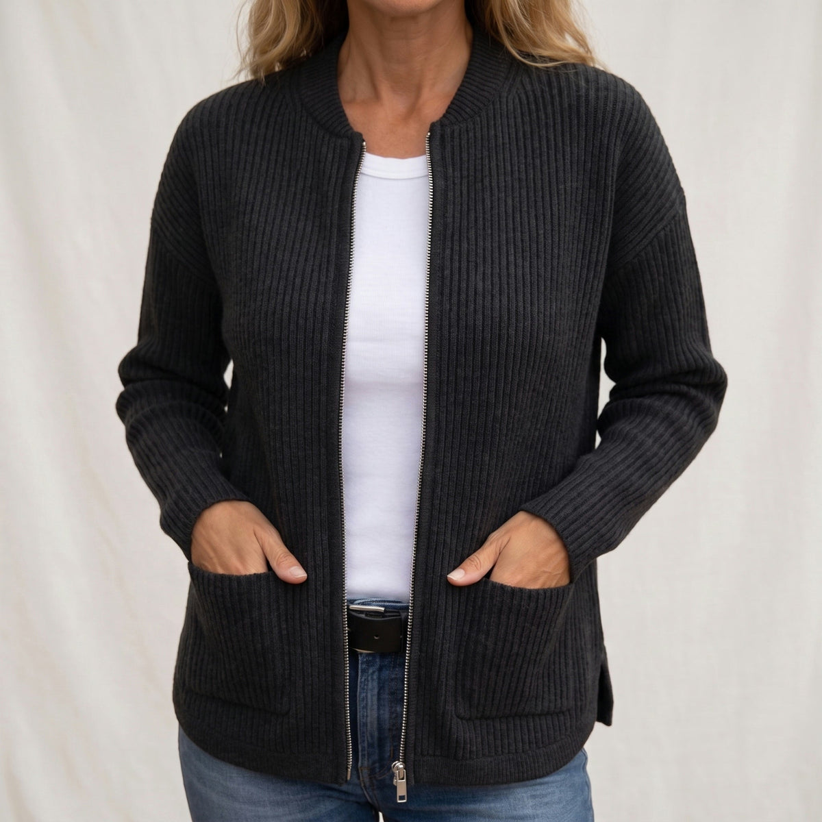Rita – Ribbed Zip-Up Cardigan with Deep Pockets