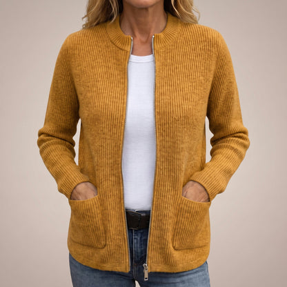Marilyn – Ribbed Zip-Up Cardigan with Deep Pockets