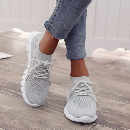 Yolanda – Lightweight Lace-Up Orthopedic Sneakers
