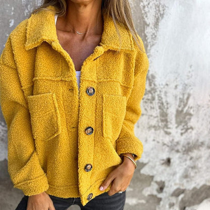 Jacqueline – Cozy Sherpa-Look Button Jacket