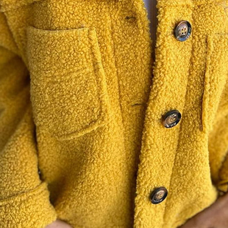 Jacqueline – Cozy Sherpa-Look Button Jacket